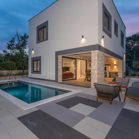 Royal House 3 וילה Pašman